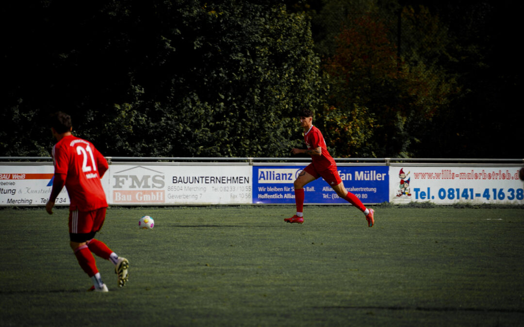 8. Spieltag Kreisliga Augsburg 25/26: Merching setzt gegen Hammerschmiede seinen Siegeszug fort